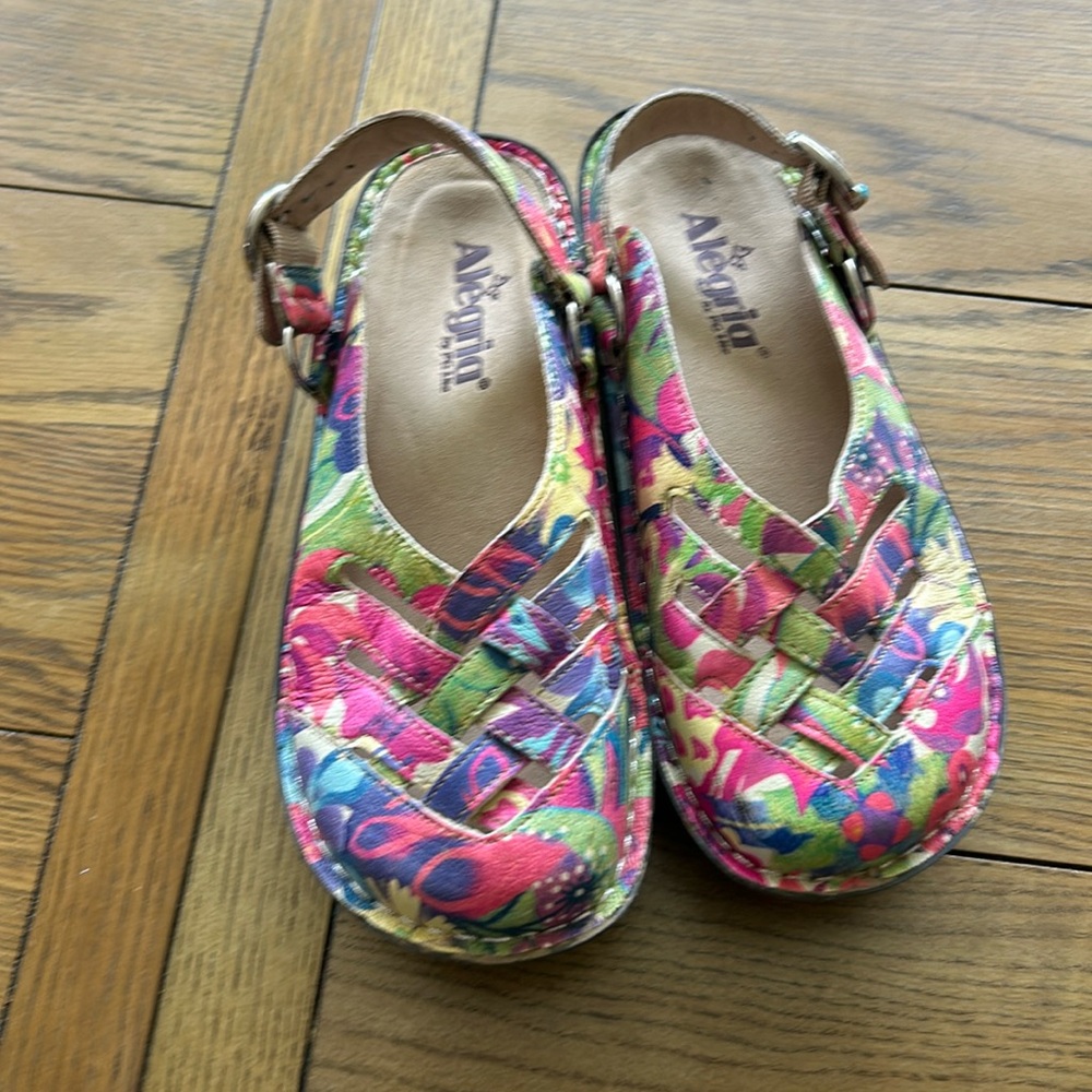 Women’s Alegria  pesca  happy days sandals size 37/7
